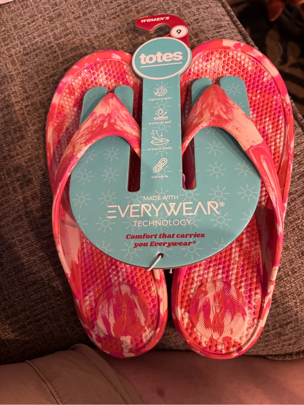 totes Women's Pink & Coral Patterned Flip Flop Sandals